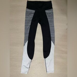 Athleta High Rise Jacquard Flow Chart XS Leggings